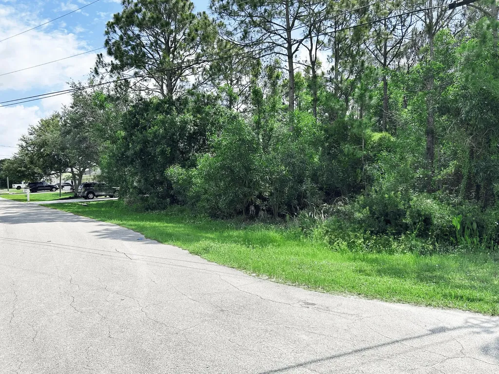 5475 NW Cambo Court Port St Lucie FL 34986