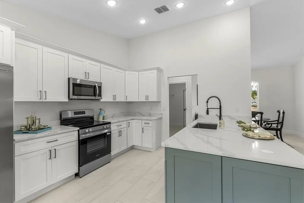 8216 104th Court Vero Beach FL 32967