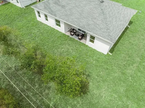 8216 104th Court Vero Beach FL 32967