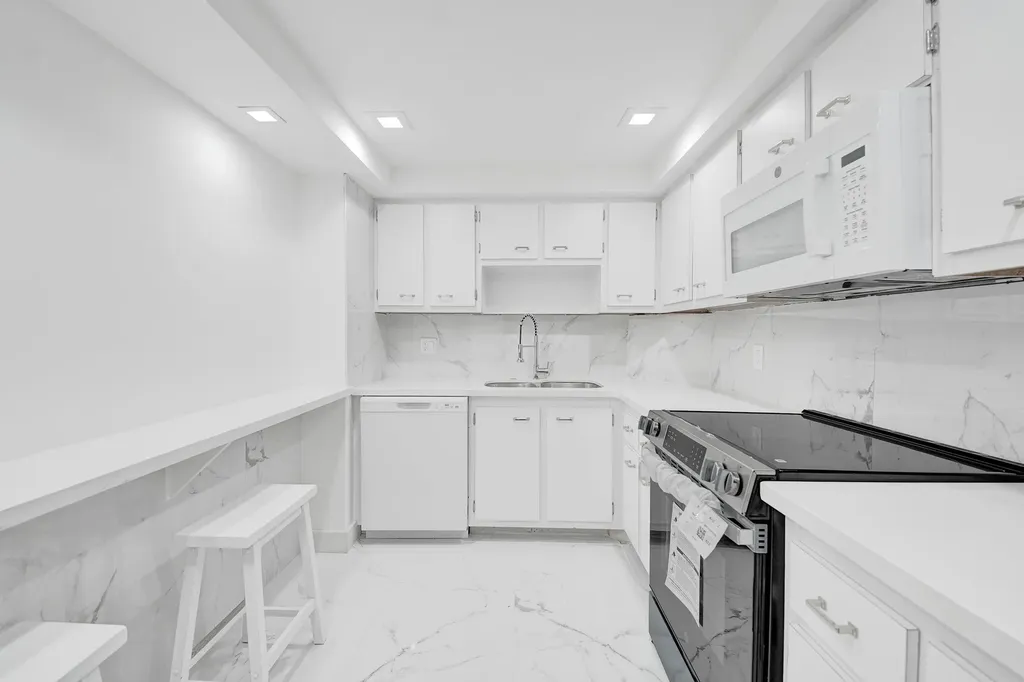 3800 N Hills Drive Hollywood FL 33021
