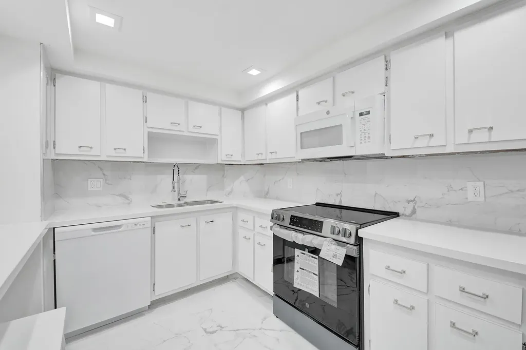 3800 N Hills Drive Hollywood FL 33021