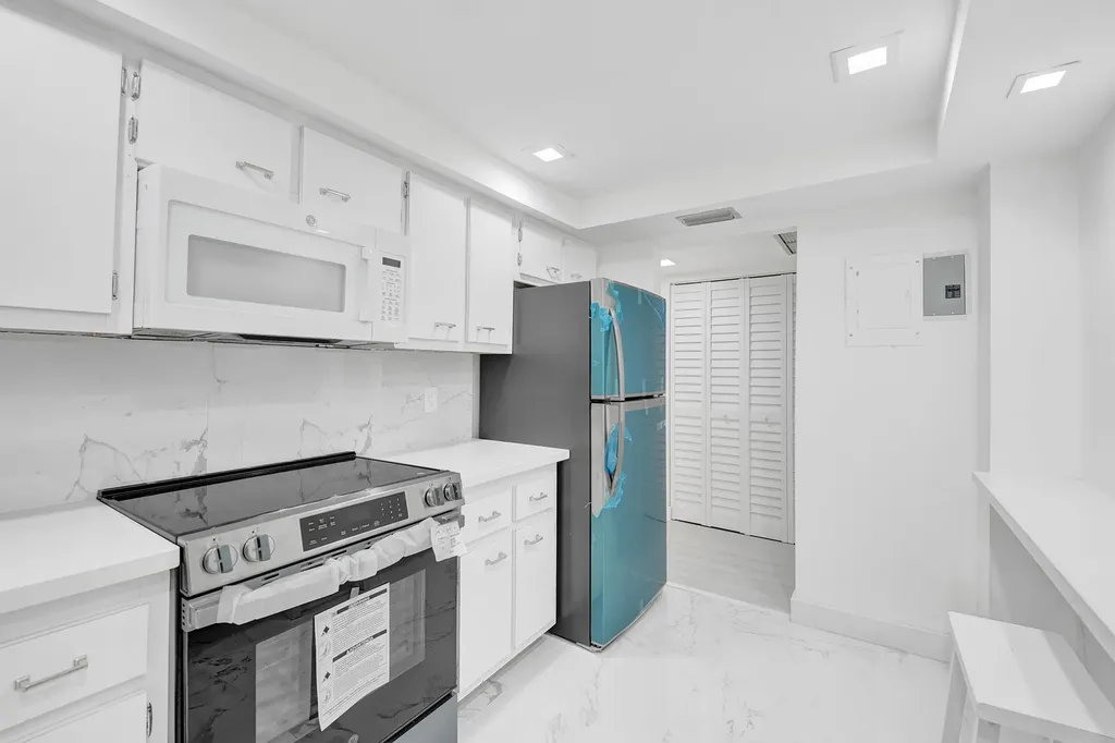3800 N Hills Drive Hollywood FL 33021
