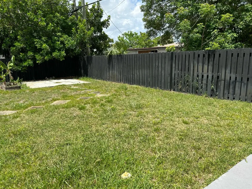 61 NW 47th Street Oakland Park FL 33309