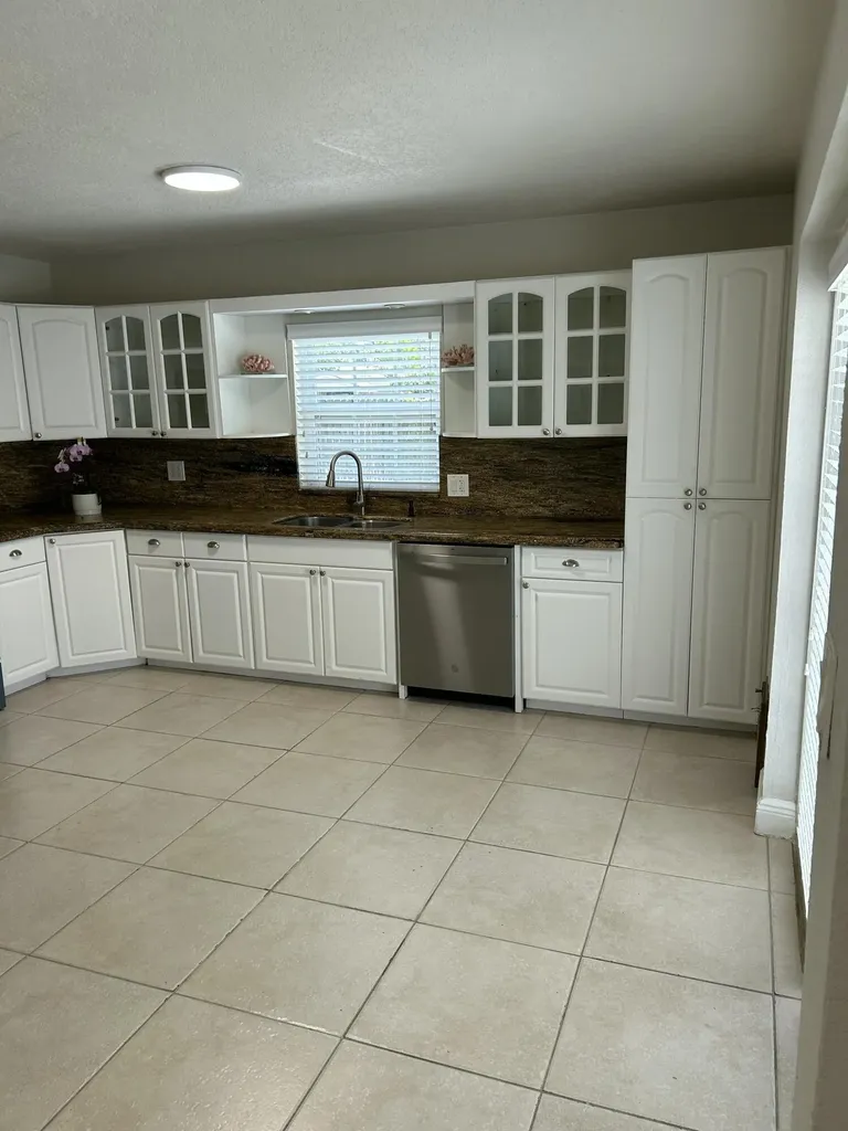 61 NW 47th Street Oakland Park FL 33309
