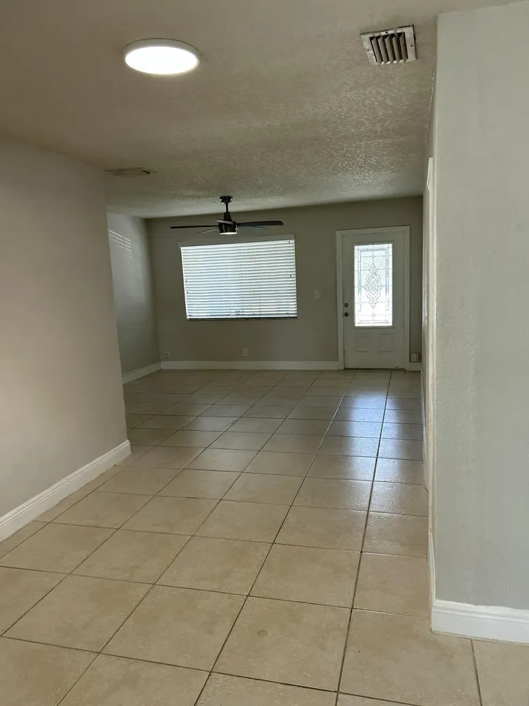 61 NW 47th Street Oakland Park FL 33309