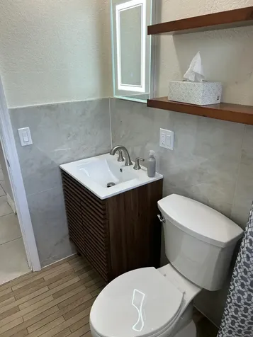 61 NW 47th Street Oakland Park FL 33309