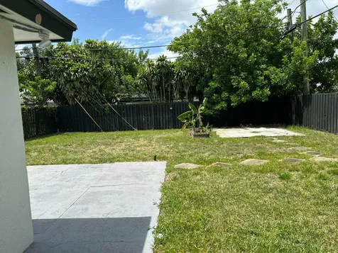 61 NW 47th Street Oakland Park FL 33309