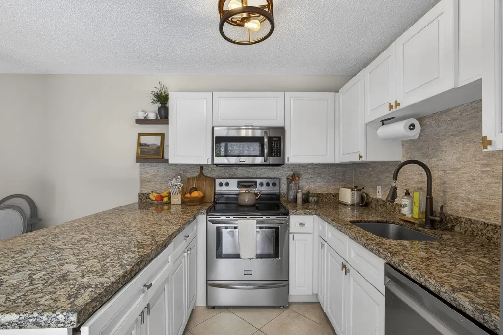 121 1st Terrace Palm Beach Gardens FL 33418