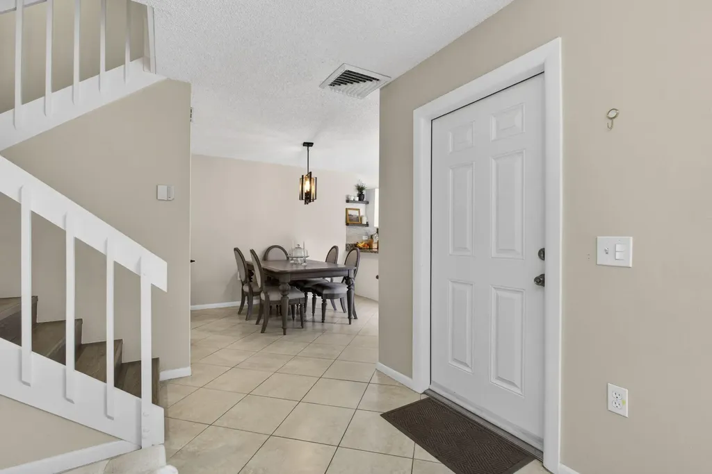 121 1st Terrace Palm Beach Gardens FL 33418
