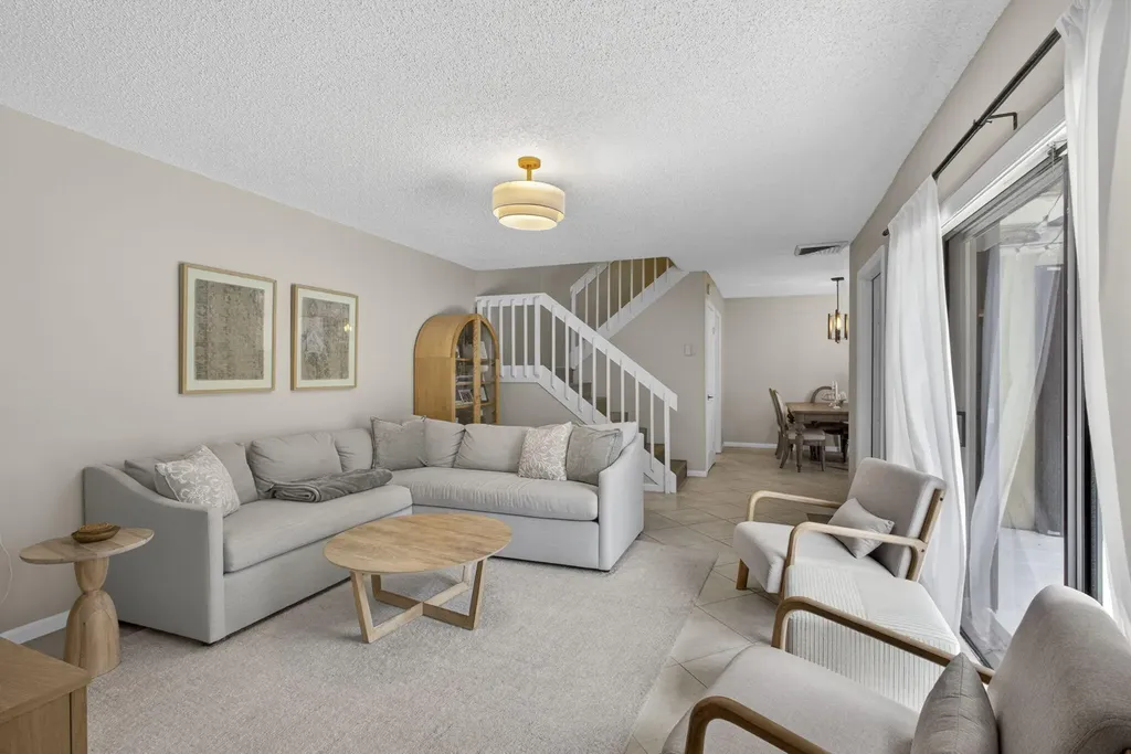 121 1st Terrace Palm Beach Gardens FL 33418