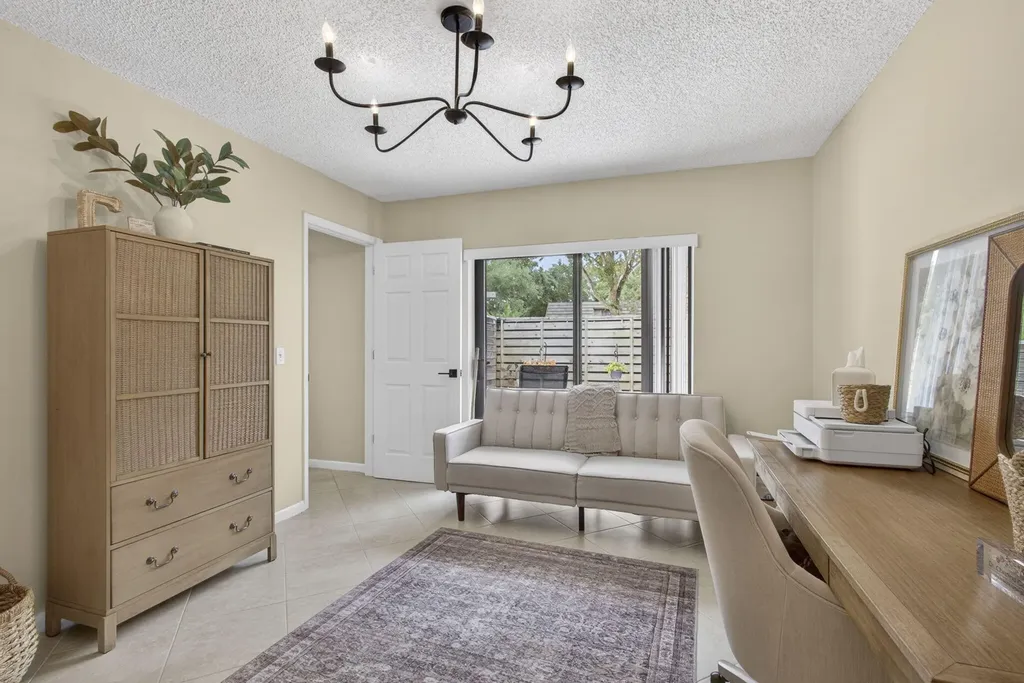 121 1st Terrace Palm Beach Gardens FL 33418
