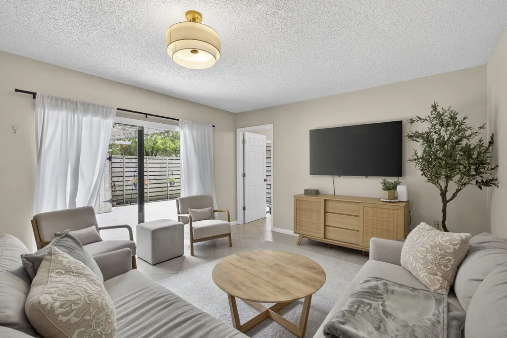 121 1st Terrace Palm Beach Gardens FL 33418