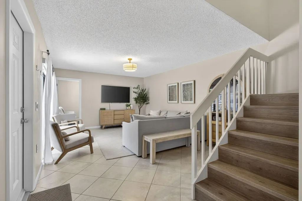 121 1st Terrace Palm Beach Gardens FL 33418