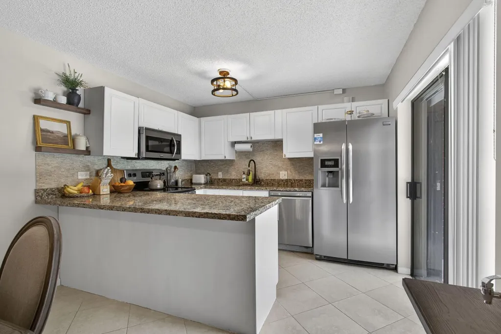 121 1st Terrace Palm Beach Gardens FL 33418