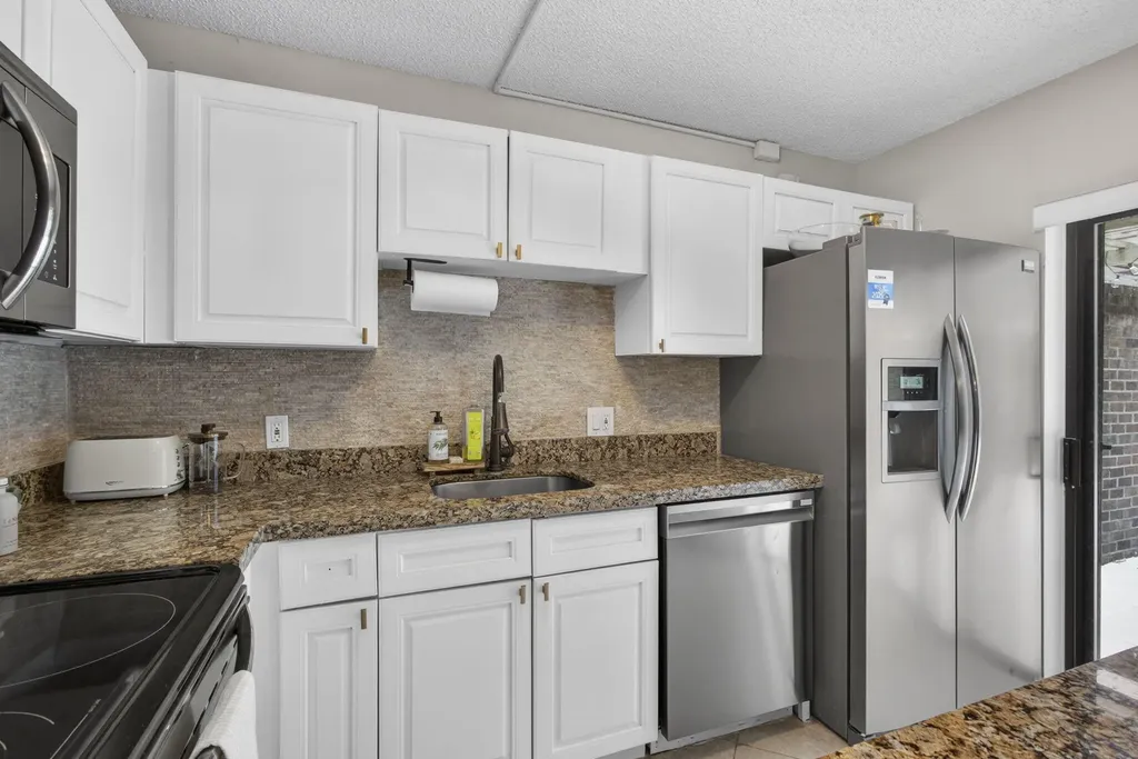 121 1st Terrace Palm Beach Gardens FL 33418