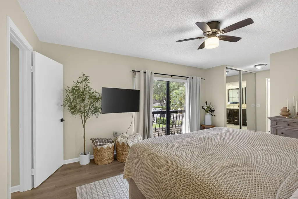 121 1st Terrace Palm Beach Gardens FL 33418