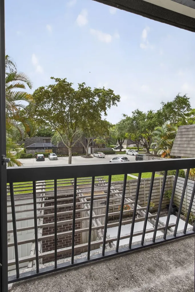 121 1st Terrace Palm Beach Gardens FL 33418