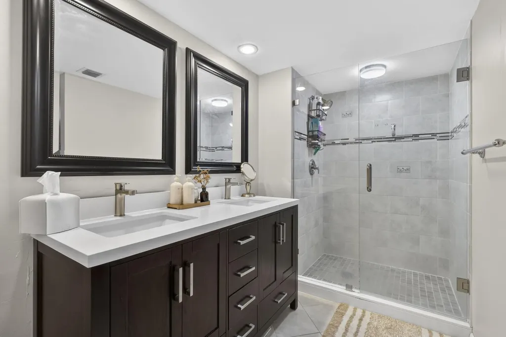 121 1st Terrace Palm Beach Gardens FL 33418
