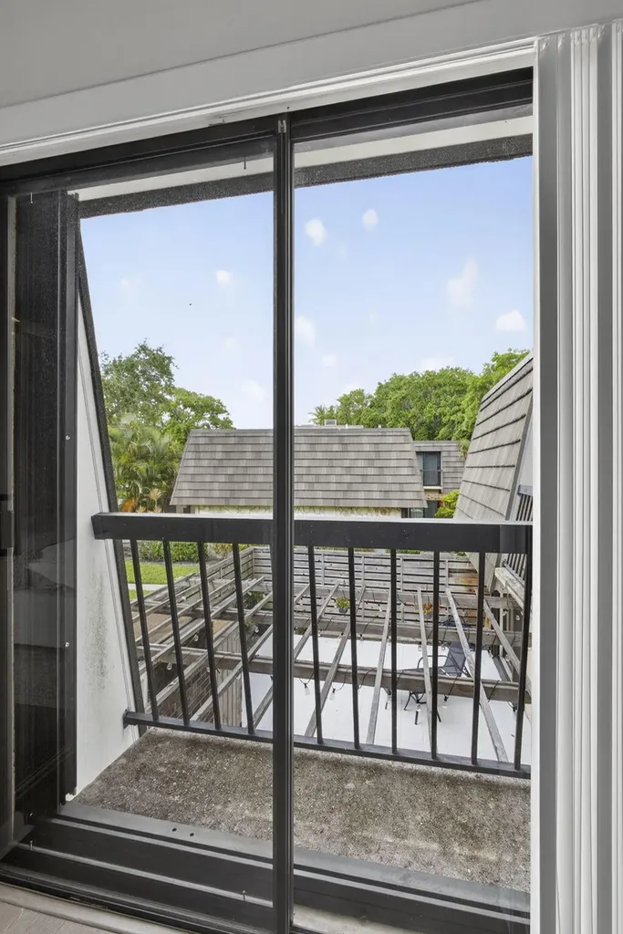 121 1st Terrace Palm Beach Gardens FL 33418