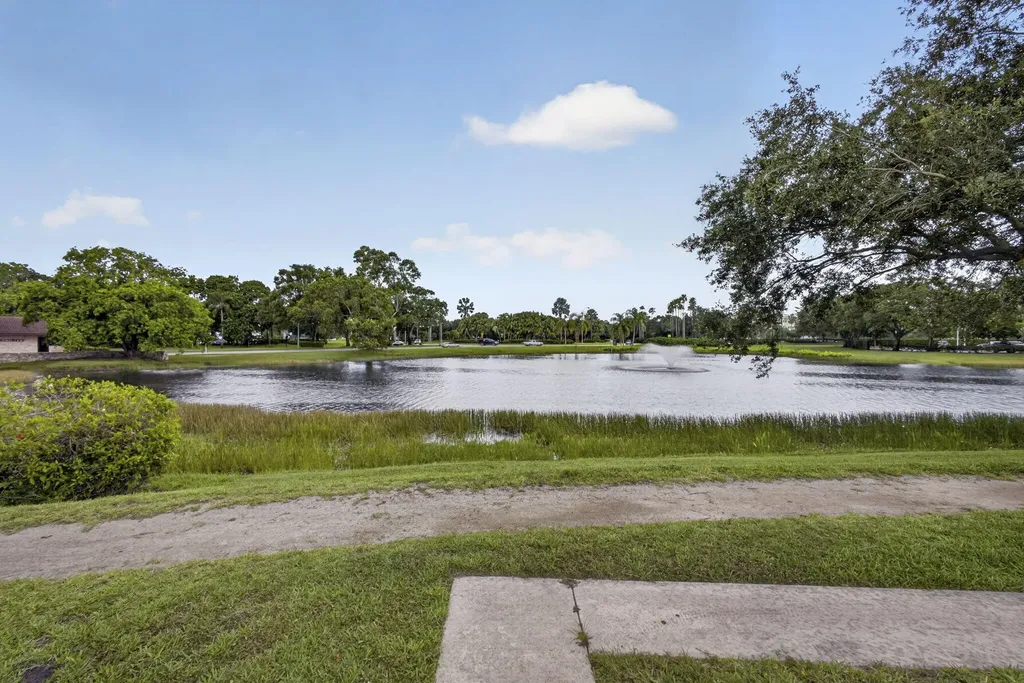 121 1st Terrace Palm Beach Gardens FL 33418