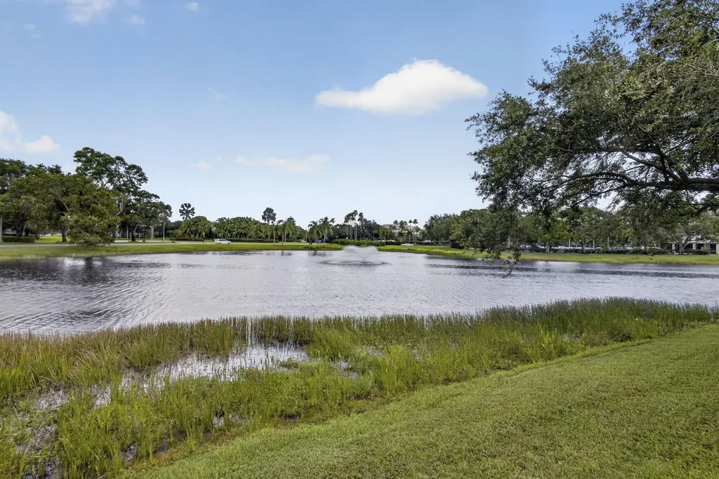 121 1st Terrace Palm Beach Gardens FL 33418