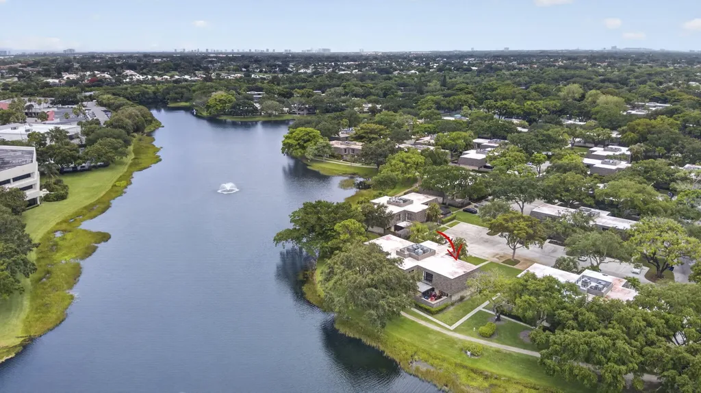 121 1st Terrace Palm Beach Gardens FL 33418