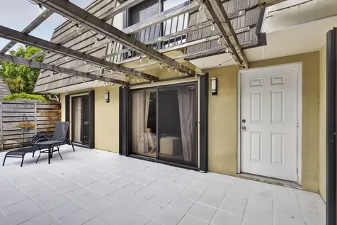 121 1st Terrace Palm Beach Gardens FL 33418