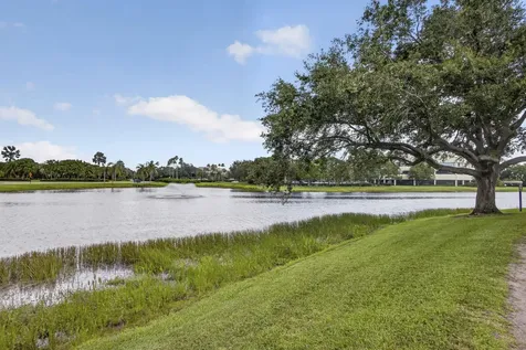 121 1st Terrace Palm Beach Gardens FL 33418