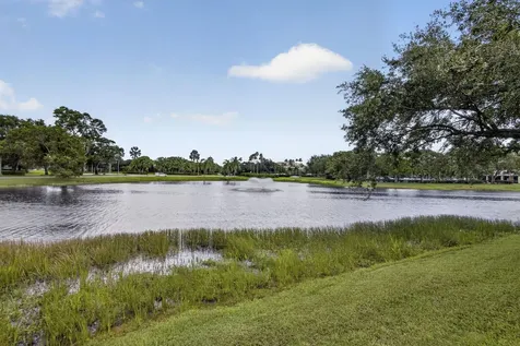 121 1st Terrace Palm Beach Gardens FL 33418