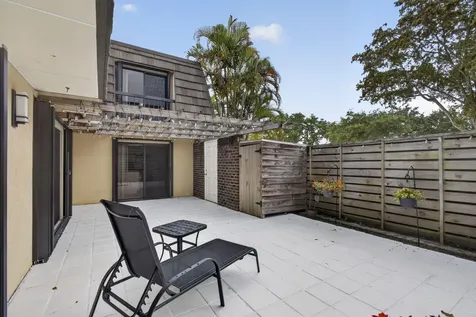 121 1st Terrace Palm Beach Gardens FL 33418