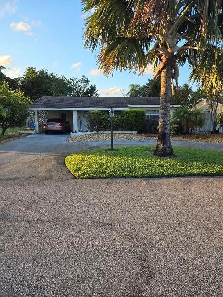 311 NE 42nd Street Oakland Park FL 33334