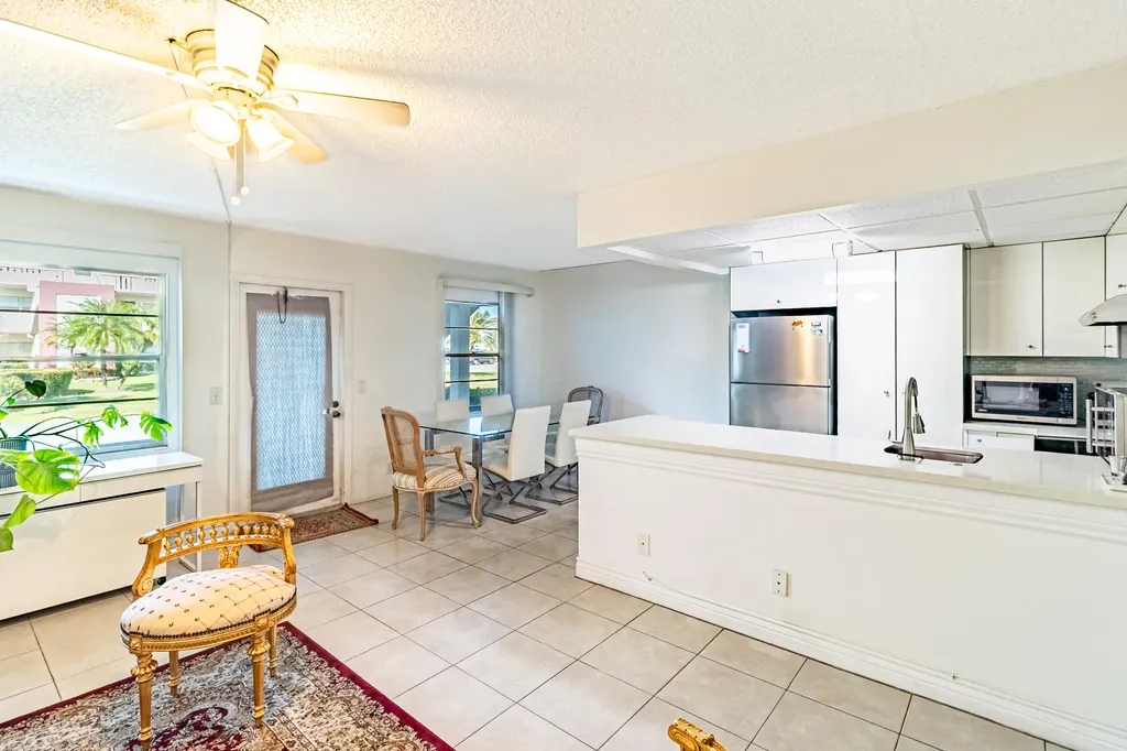 213 Fanshaw Boca Raton FL 33434
