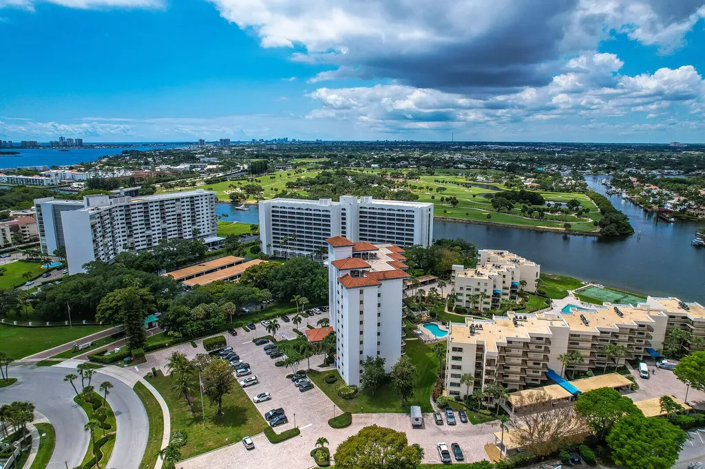 370 Golfview Road North Palm Beach FL 33408