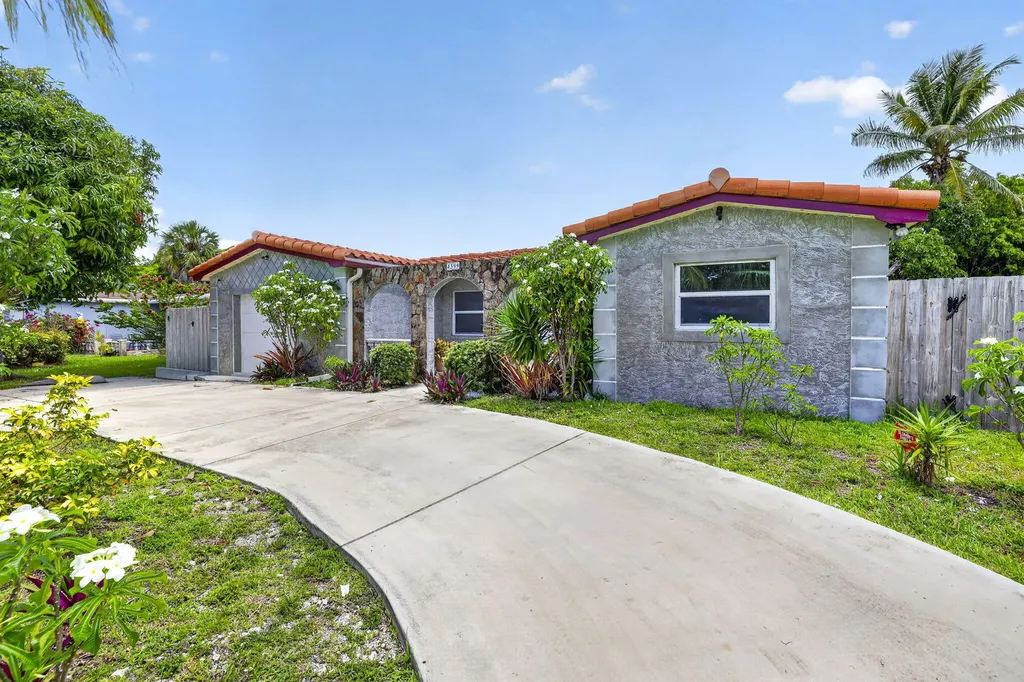 4399 NW 43rd Court Lauderdale Lakes FL 33319