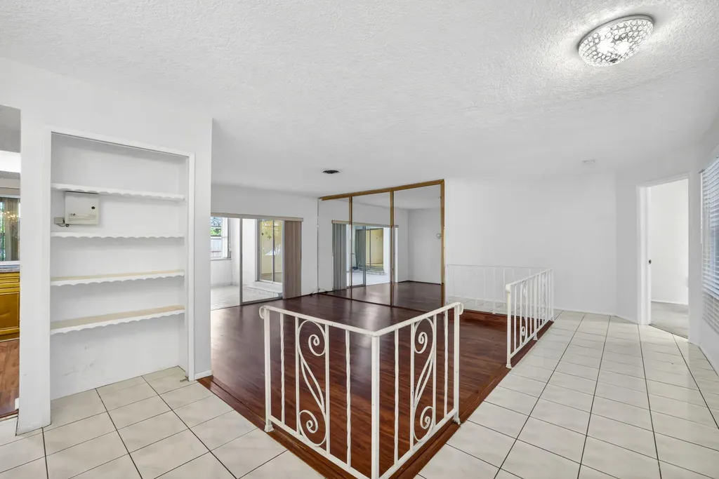 4399 NW 43rd Court Lauderdale Lakes FL 33319