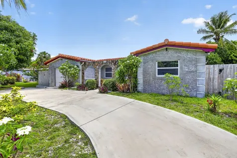 4399 NW 43rd Court Lauderdale Lakes FL 33319