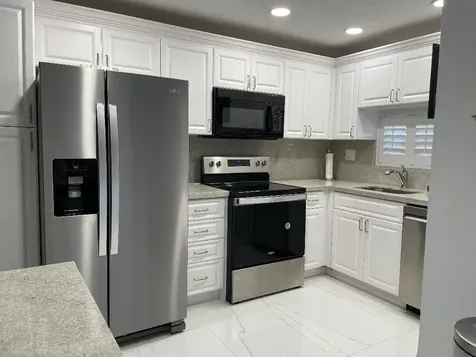 9420 S Hollybrook Lake Drive Pembroke Pines FL 33025