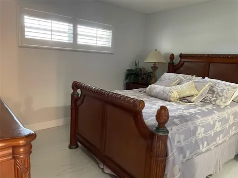 9420 S Hollybrook Lake Drive Pembroke Pines FL 33025