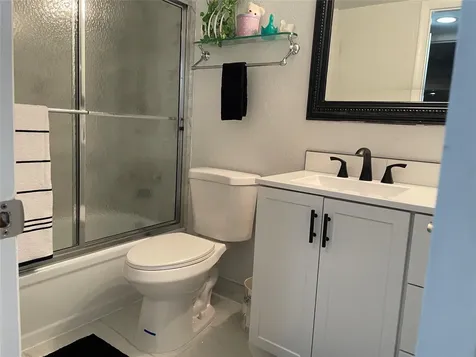 9420 S Hollybrook Lake Drive Pembroke Pines FL 33025