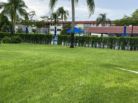 9420 S Hollybrook Lake Drive Pembroke Pines FL 33025