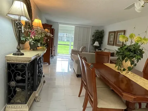 9420 S Hollybrook Lake Drive Pembroke Pines FL 33025