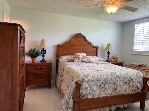 9420 S Hollybrook Lake Drive Pembroke Pines FL 33025