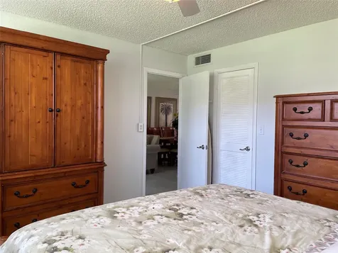 9420 S Hollybrook Lake Drive Pembroke Pines FL 33025