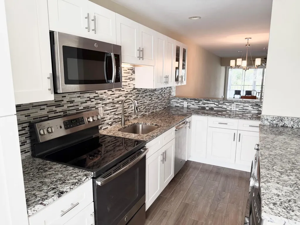 2811 SW 15th Street Delray Beach FL 33445