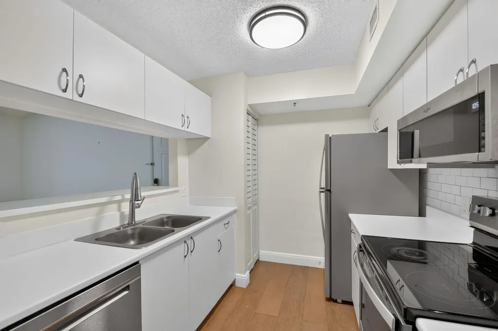 123 Yacht Club Way Hypoluxo FL 33462