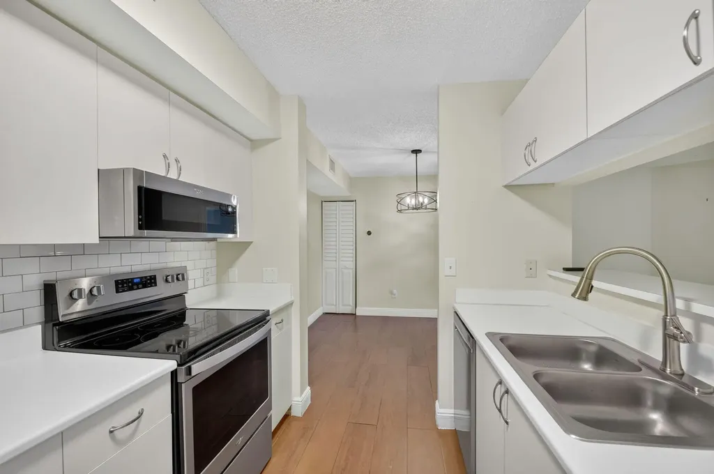 123 Yacht Club Way Hypoluxo FL 33462
