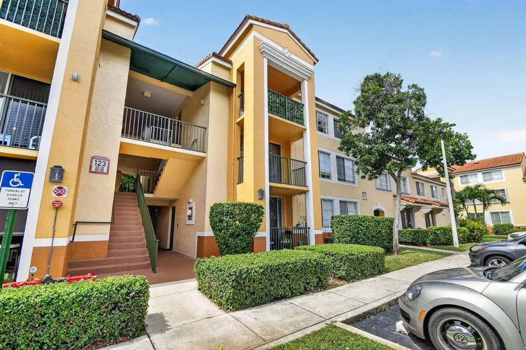 123 Yacht Club Way Hypoluxo FL 33462
