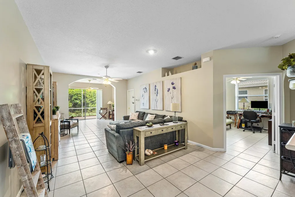 10760 Royal Caribbean Circle Boynton Beach FL 33437