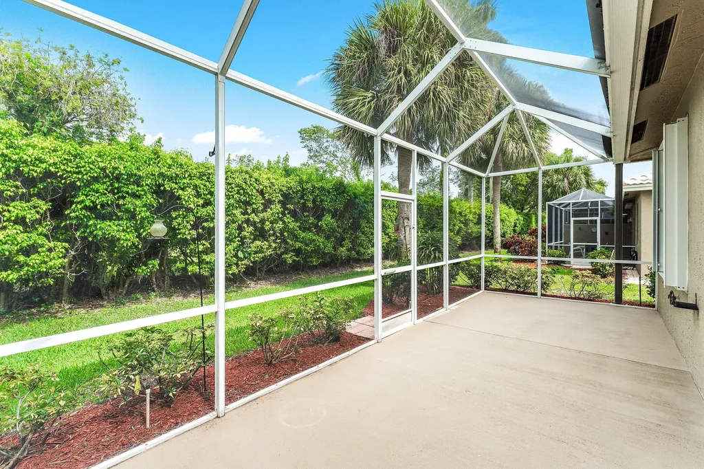 10760 Royal Caribbean Circle Boynton Beach FL 33437