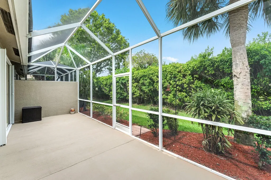10760 Royal Caribbean Circle Boynton Beach FL 33437